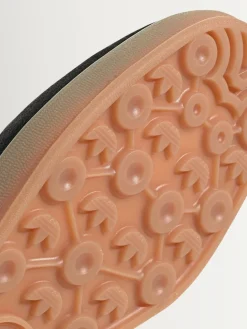 adidas originals Black/White Gazelle Indoor Trainers Hot