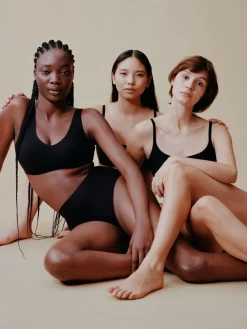 Chantelle Soft Stretch Seamless V-Neck Padded Crop Top Outlet