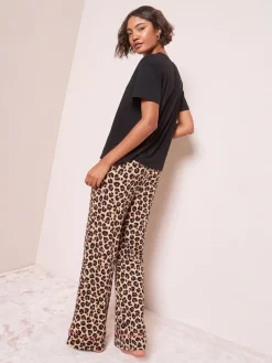 Friends Like These Brown Wild Night In Pyjamas Set Hot