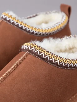 Lakeland Leather Brown Ladies Sheepskin Embroidered Clog Slippers Hot