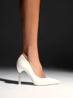 Linzi Ivory Adore Courts With Diamante Heel New