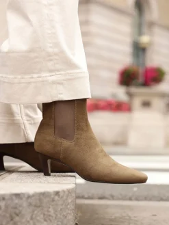 Linzi Ritual Kitten Heeled Chelsea Boots Natural