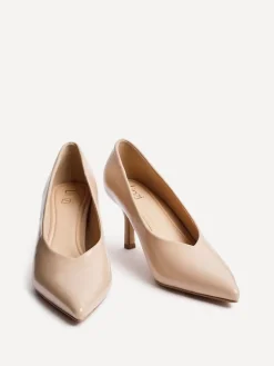 Linzi Bellamy V-Shaped Closed Toe Court Heels Nude Sale
