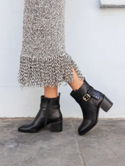 Novo Wide Fit Wide Fit Jasmine Round Toe Block Heel Buckle Detail Ankle Boots Black