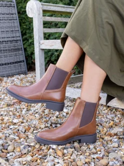 Novo Dottie Flat Chelsea Ankle Boots Brown Online