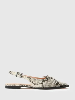 Schuh Lorie Point Hardware Flat Shoes White