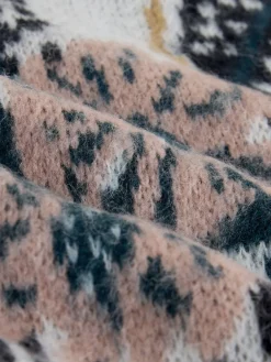 Next Knitted Tank Table Scene